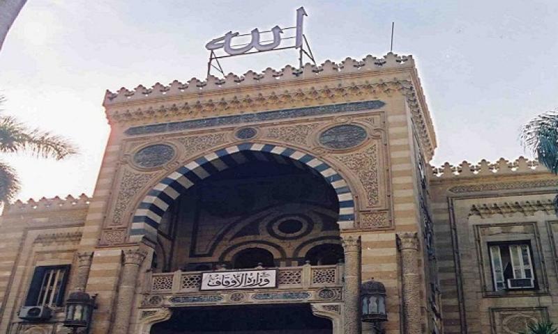التلفزيون ينقل شعائر صلاة الجمعة من مسجد العوام في مطروح
