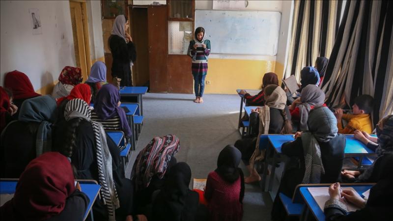 طالبان تعلق تعليم الفتيات بالجامعات في أفغانستان