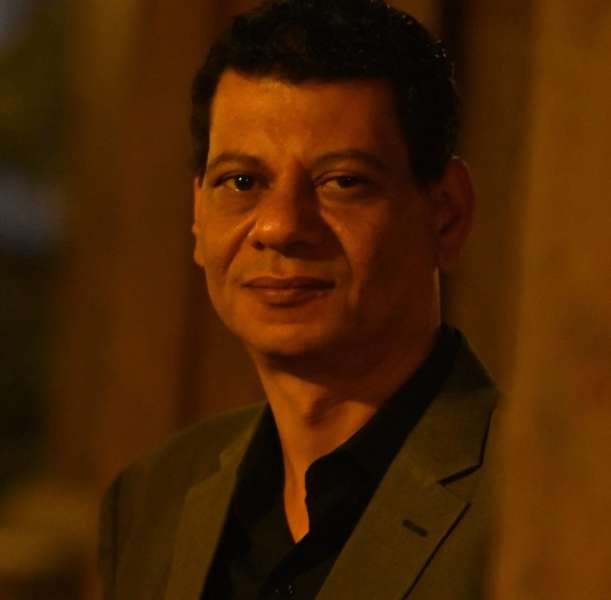 الكاتب والمسرحي أحمد زيدان