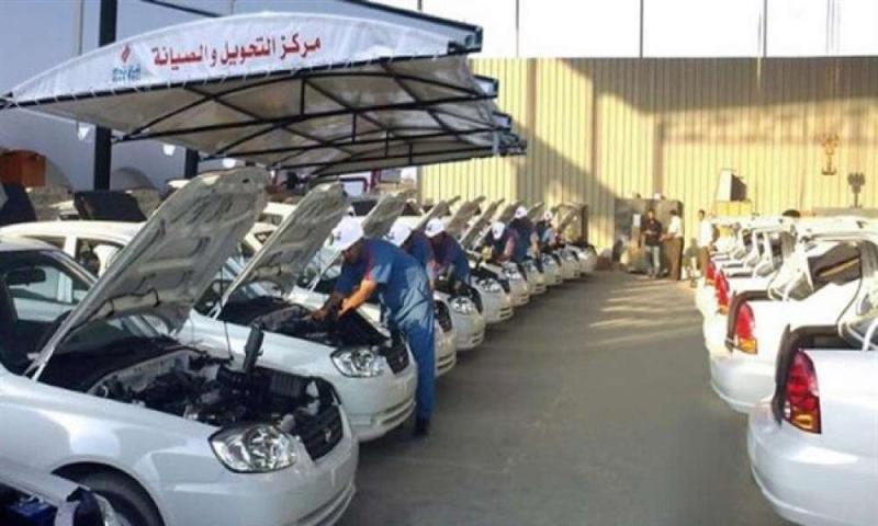 البترول تعلن تحويل 483 ألف سيارة للعمل بالغاز الطبيعي في مصر
