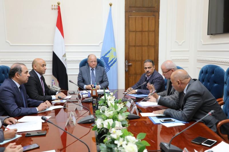 اجتماع محافظ القاهرة مع أعضاء الغرفة التجارية