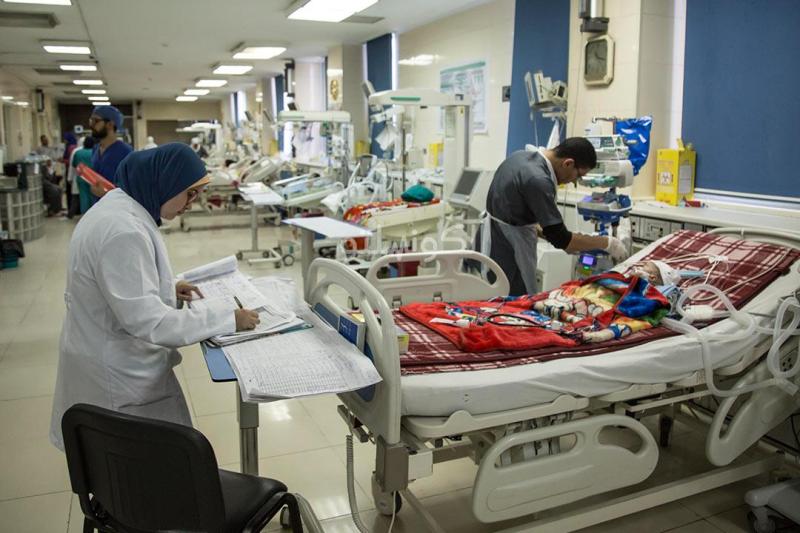 استقالات الأطباء تهدد القطاع الصحي في مصر.. والنقابة: هل يُعقل أن يكون راتب الطبيب 3 آلاف جنيه؟ «ملف خاص»