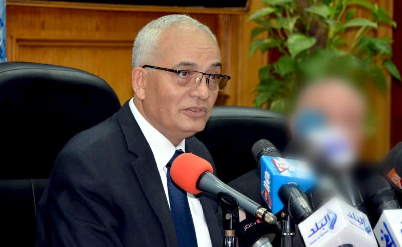 وزير التعليم: مد فترة حل امتحان «الطلبة المصريين في الخارج» حتى الثامنة مساءً