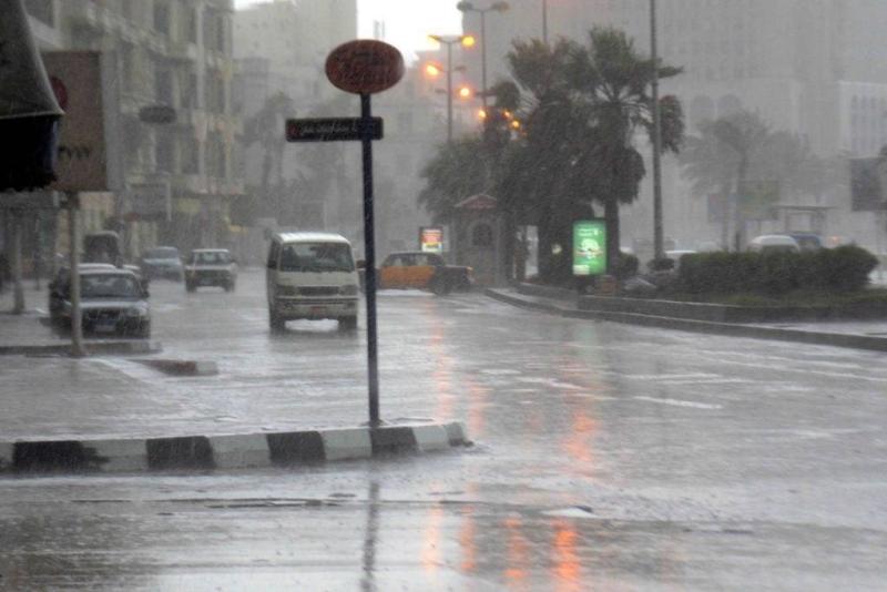 طقس اليوم.. الأرصاد: استمرار سقوط الأمطار على بعض المناطق.. فيديو