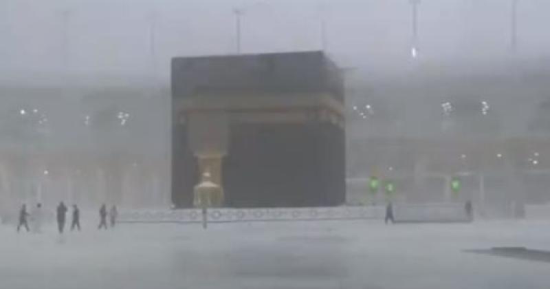السعودية.. استعدادات ضخمة تحسبا لسقوط الأمطار