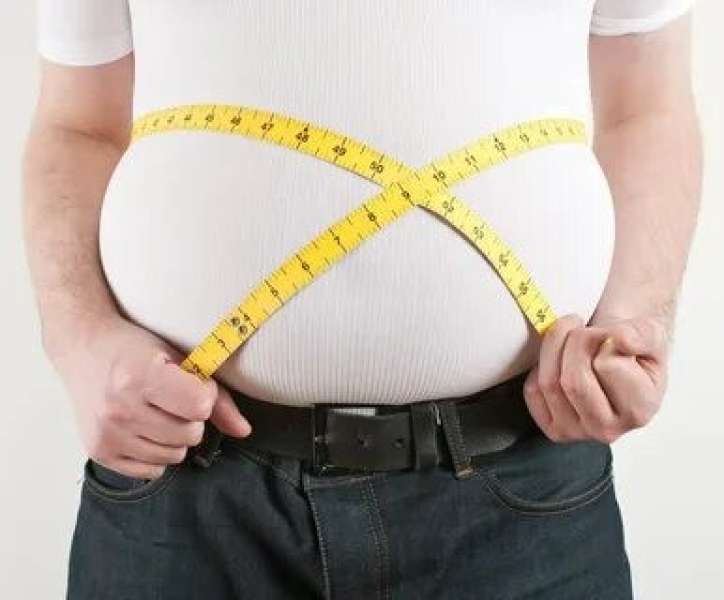 للرجال.. لماذا تزداد محاولات إنقاص وزنك صعوبة كلما تقدمت في العمر