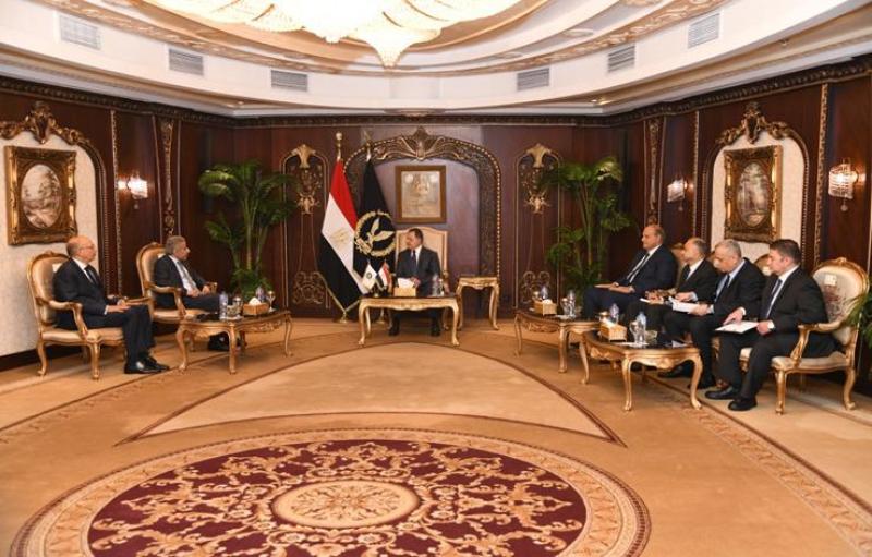 وزير الداخلية يستقبل أمين عام مجلس وزراء الداخلية العرب استعدادا للاجتماع السنوي