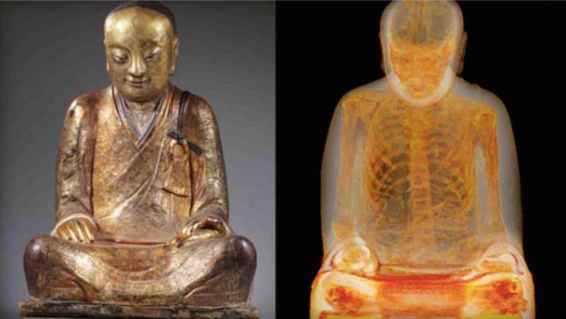 جسد محنط داخل تمثال بوذا 