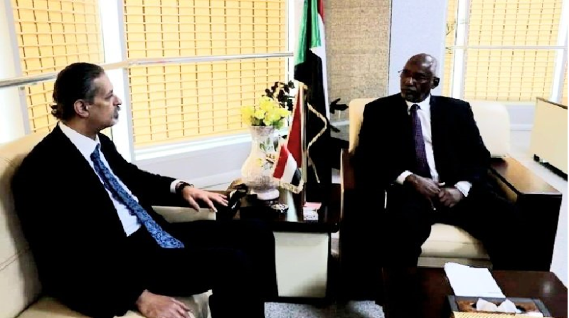 سفير مصر في السودان يلتقي وزير الاتصالات والتحول الرقمي