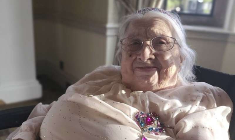 سيدة تكشف سر حفاظها على صحتها بعد بلوغها 100 عام: ”الابتعاد عن الرجال”