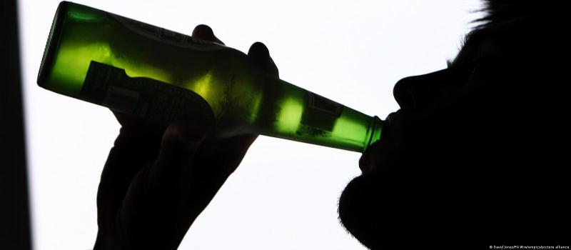 مطالبة بفرض قيود على إعلانات الخمور في ألمانيا بسبب الوفيات المرتفعة