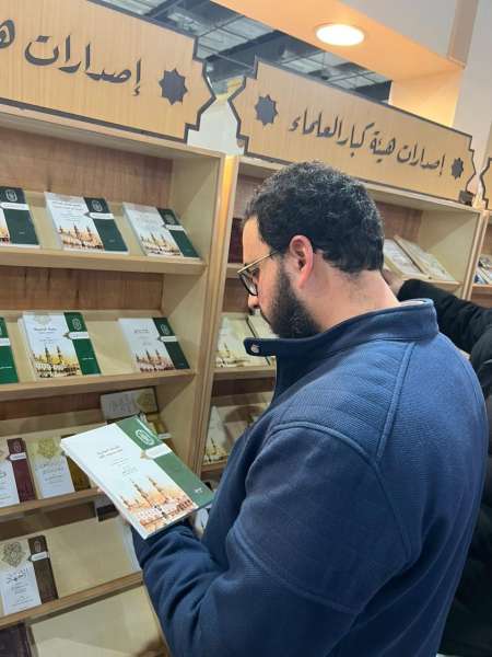 جناح الأزهر بمعرض الكتاب يعرض مقاطع فيديو وصور نادرة للشيخ الشعراوي