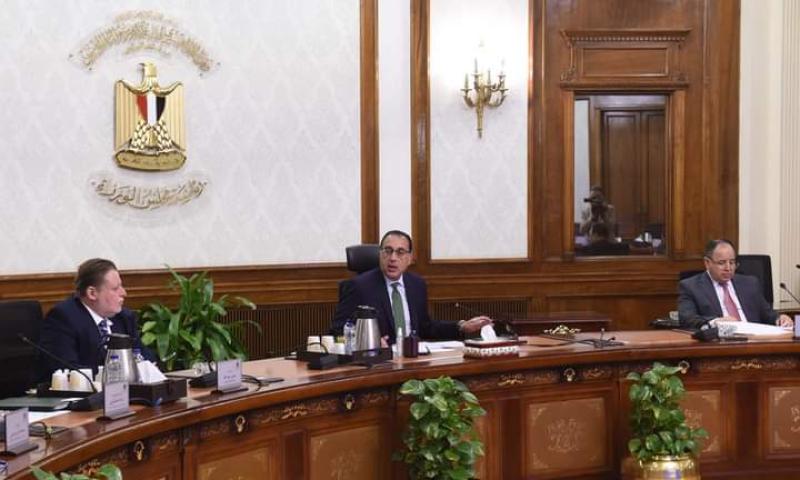 خبراء: طرح الشركات الحكومية في البورصة يعيد هيكلة الاقتصاد المصري