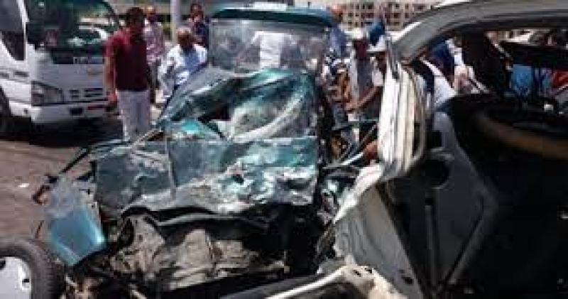 التحقيق في إصابة 4 أشخاص بحادث تصادم ملاكي وتروسيكل على طريق أسيوط