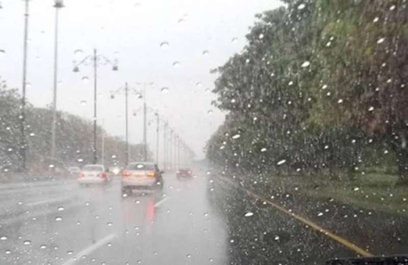 سقوط أمطار خفيفة ومتوسطة على مراكز ومدن الغربية