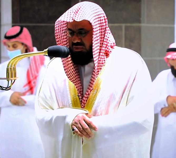 بقصيدة مؤثرة.. الشيخ سعود الشريم يودع الحرم المكي بعد الإمامة 30 عاما