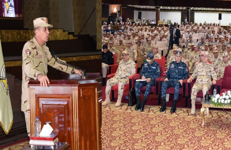 وزير الدفاع  يلتقى عدداً من القادة والضباط المعينين لتولي الوظائف القيادية بالقوات المسلحة