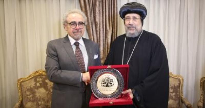 رئيس المركز الثقافي الأرثوذكسي يستقبل وفدًا من اتحاد الأدباء والكتاب العرب