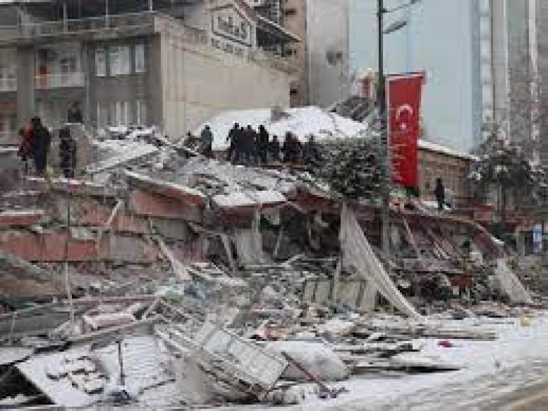 مأساة.. شاهد اللقطات الأولى من زلزال تركيا وسوريا