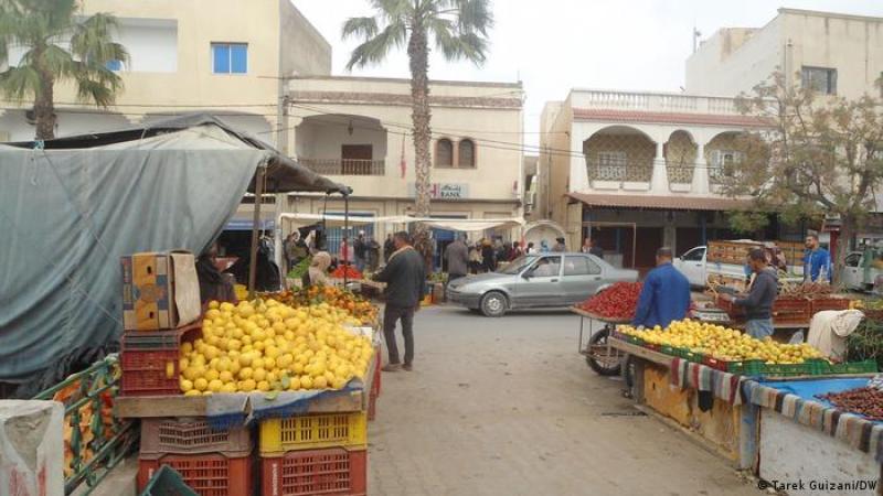 تونس تستهدف جمع 900 مليون دولار لميزانيتها وسط الأزمة الاقتصادية