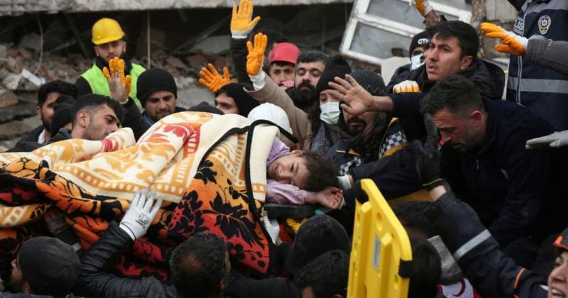 ضحايا زلزال تركيا 
