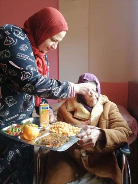 «التضامن» تنقذ مسنة بلا مأوى في شوارع المنوفية