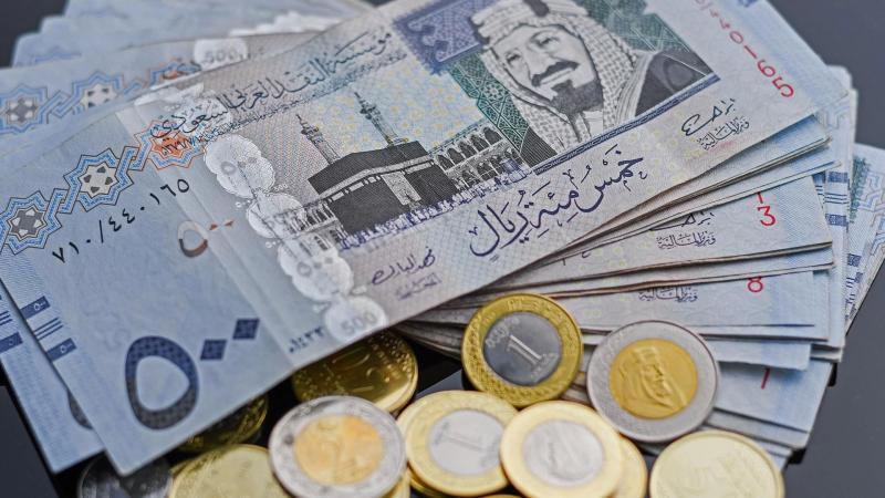 ارتفاع طفيف في سعر الريال السعودي اليوم الإثنين