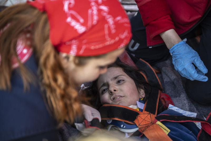 «في أي يوم نحن؟» تفاصيل إنقاذ أم وطفليها باليوم العاشر لزلزال تركيا