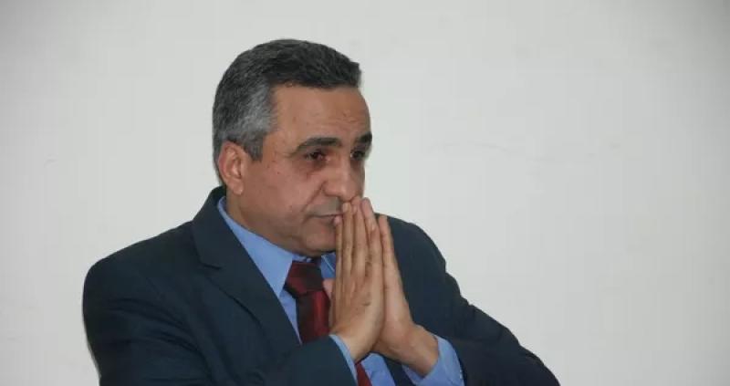  الكاتب عادل سعد 