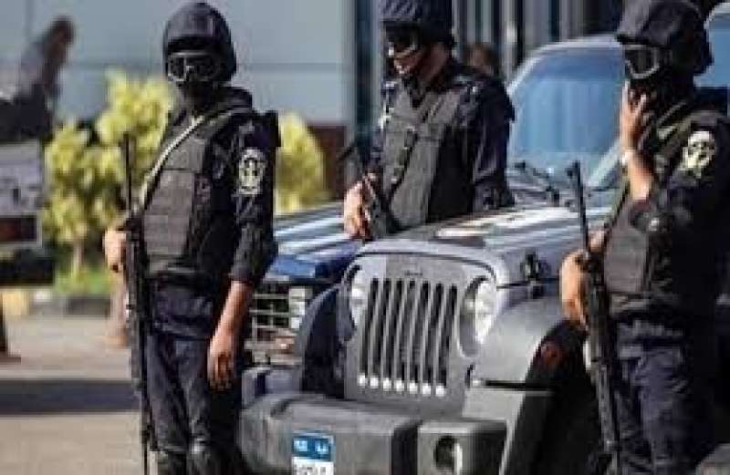 القبض على 8 أشخاص لاتجارهم في العملات بالقاهرة