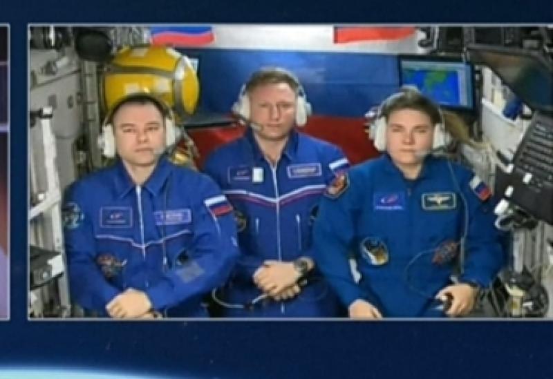 رواد الفضاء الروس المتعثرين في الفضاء
