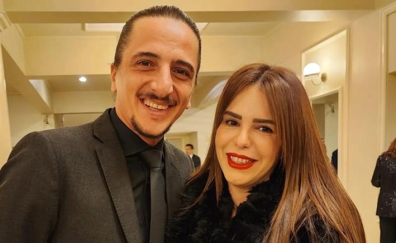 دنيا عبد العزيز وزوجها على الانستجرام