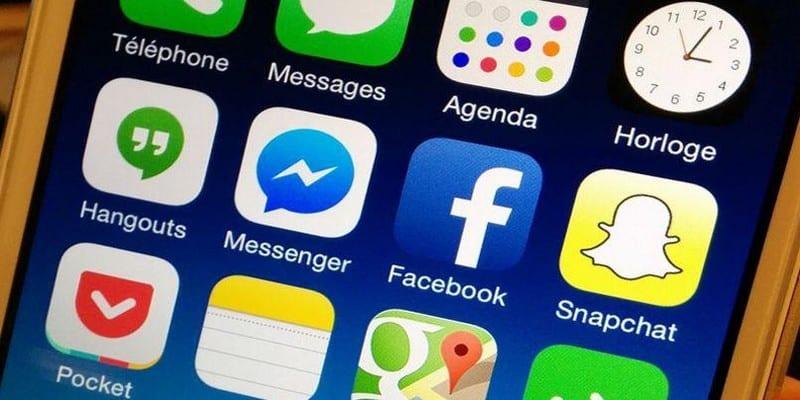 خبير يطالب بإلغاء جميع أذونات تطبيقات مواقع التواصل الاجتماعي داخل الهواتف.. فيديو