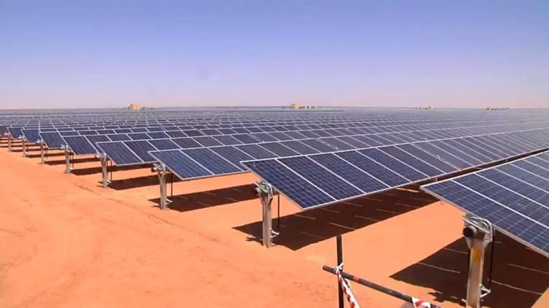 شراكة أردنية إماراتية فنلندية لافتتاح محطة طاقة شمسية بالأردن