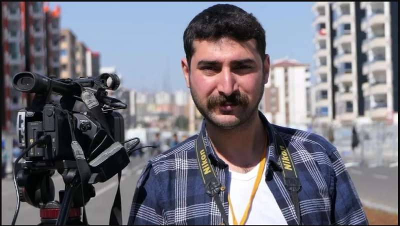 لماذا اعتقل صحفيون أتراك أثناء تغطية الزلزال المدمر؟.. نقلوا حكايات إنسانية