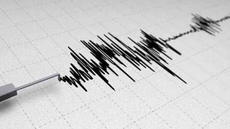 زلزال بقوة 5.5 ريختر يضرب إندونيسيا