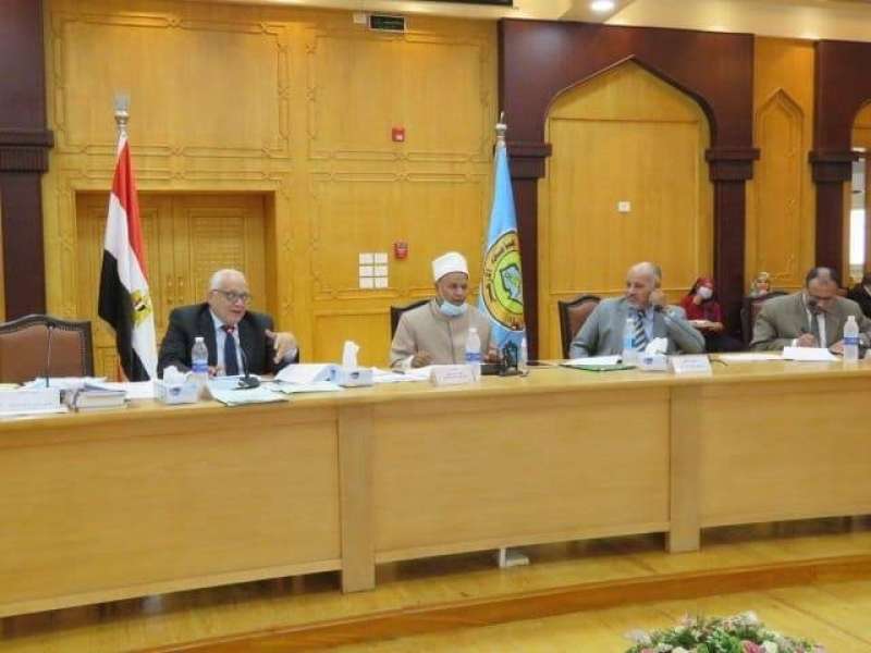 بدء اجتماع مجلس جامعة الأزهر لبحث العملية التعليمية بكليات القاهرة والأقاليم
