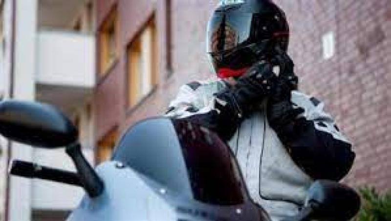 «بسبب الخوذة».. تحرير 563 مخالفة لقائدي الدراجات النارية