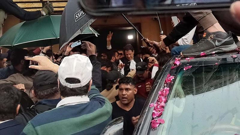 باكستان: عمران خان يحصل على كفالة مؤقتة