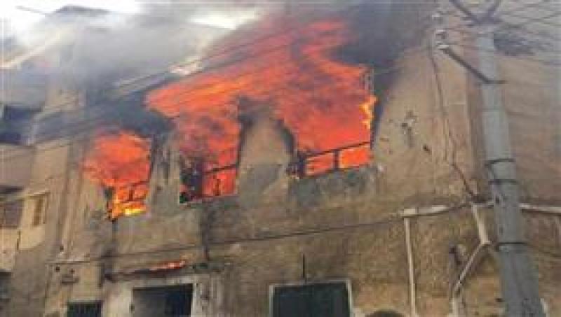 بدون إصابات.. اندلاع حريق هائل في منزل بسوهاج