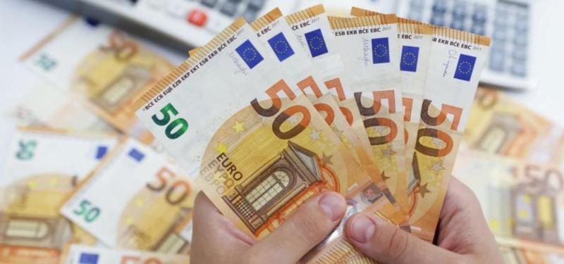 اليورو بـ 32.60 جنيه.. أسعار العملات الأجنبية والعربية بالبنوك في ختام التعاملات