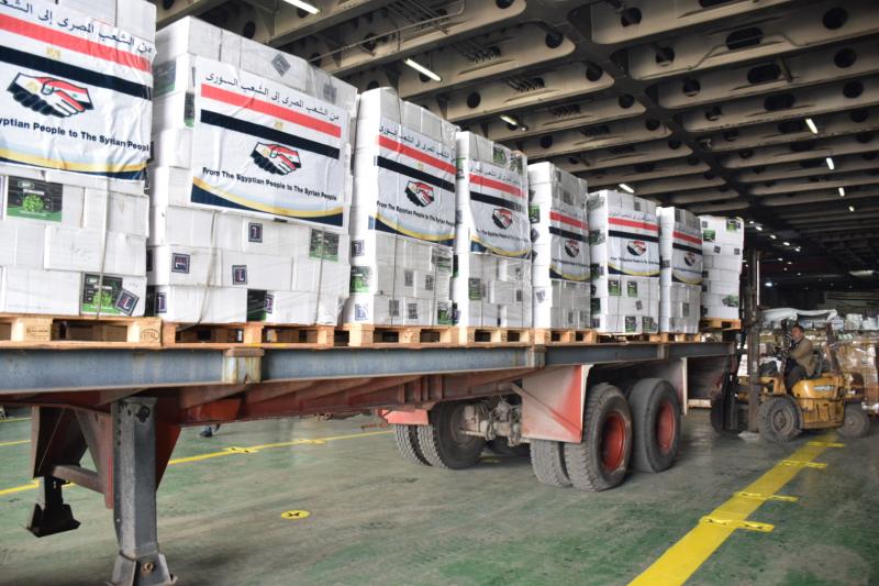مصر تواصل تقديم مئات الأطنان من المساعدات الإغاثية لسوريا وتركيا «فيديو»