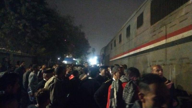 3 وفيات و23 مصاباً.. شاهد عيان يكشف تفاصيل اللحظات الأولى لحادث قطار منوف