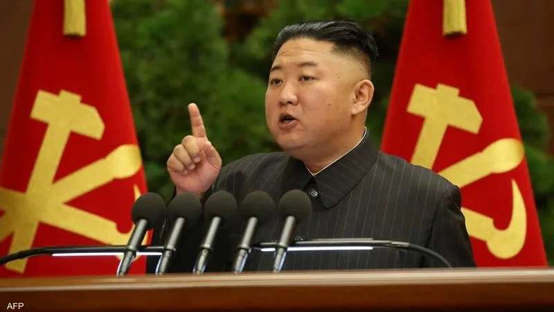 زعيم كوريا الشمالية يشرف على مناورات تحاكي هجوما على جارتها الجنوبية