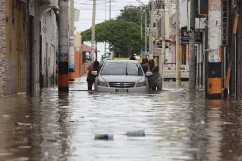 حكومة بيرو تعلن حالة الطوارئ بسبب إعصار «ياكو»