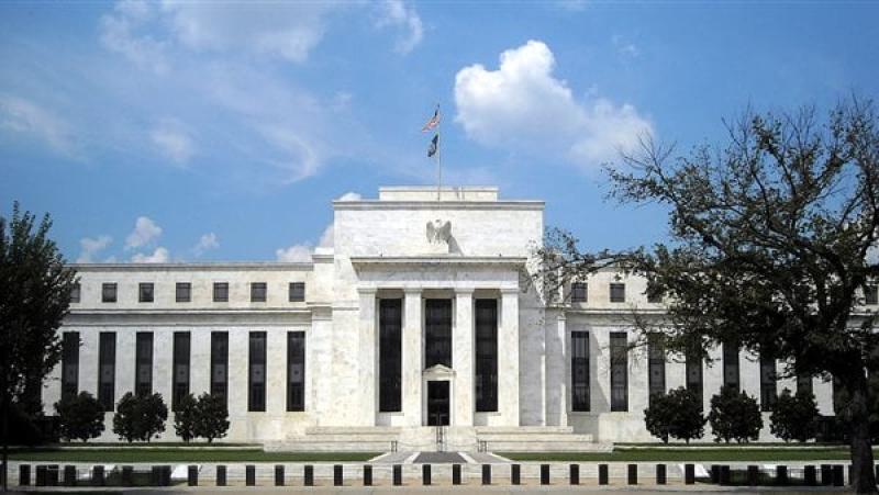 خبير اقتصادي: الفيدرالي الأمريكي يضطر لتثبيت سعر الفائدة عقب إفلاس سيليكون فالي
