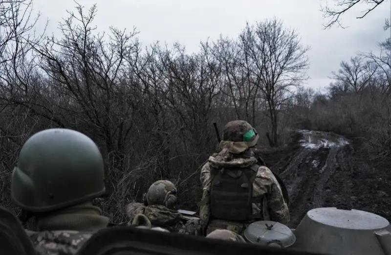 الدفاع الأوكرانية: استعادة السيطرة على 130 كم في المحور الجنوبي