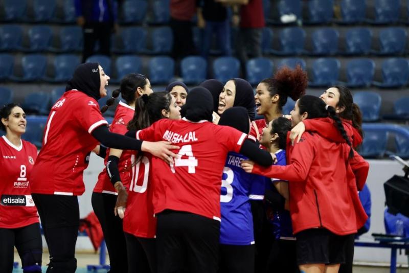 سيدات الأهلي يتأهلن لنصف نهائي الدوري المصري للطائرة