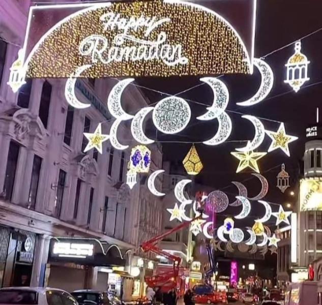 شوارع لندن تتزين لاستقبال شهر رمضان 