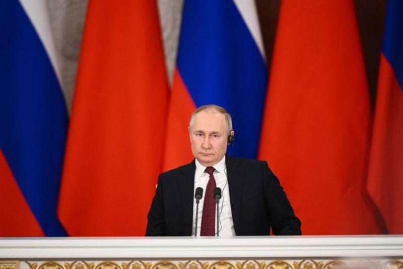 بوتين: سنرد بما يتناسب مع إرسال قذائف يورانيوم إلى أوكرانيا